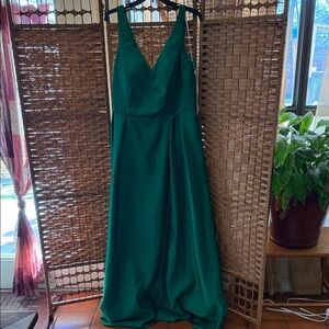 Chic Backless Green Dress